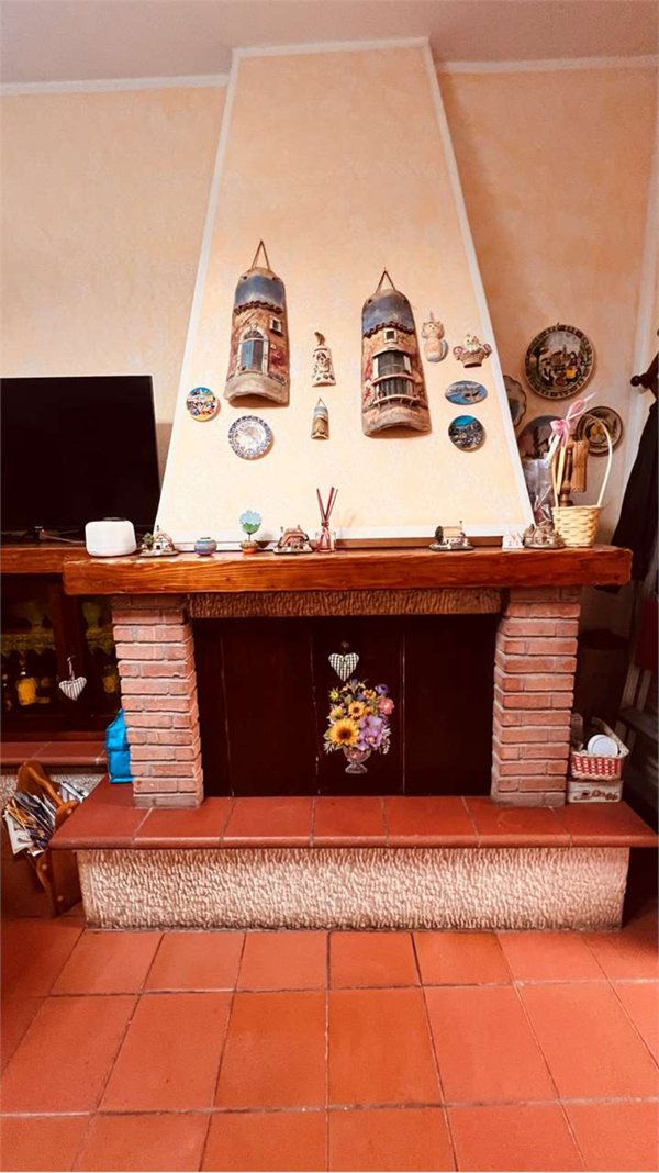 casa indipendente in vendita a Capannori in zona Segromigno in Monte