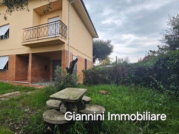 casa indipendente in vendita a Capannori in zona Lunata