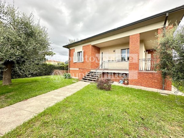 casa indipendente in vendita a Capannori
