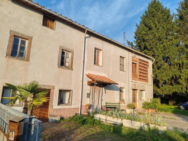 casa indipendente in vendita a Capannori in zona Marlia