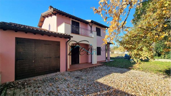 casa indipendente in vendita a Capannori in zona Lammari