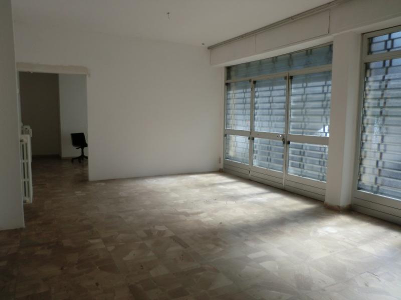 negozio in vendita a Capannori in zona Lunata