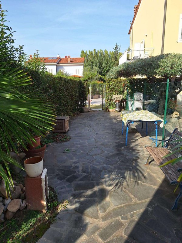 intera palazzina in vendita a Capannori