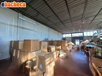 ufficio in vendita a Capannori in zona Marlia