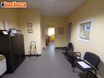 ufficio in vendita a Capannori in zona Lammari