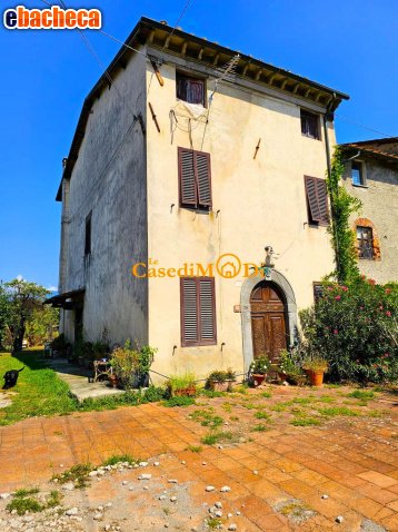 mansarda in vendita a Capannori in zona Lunata