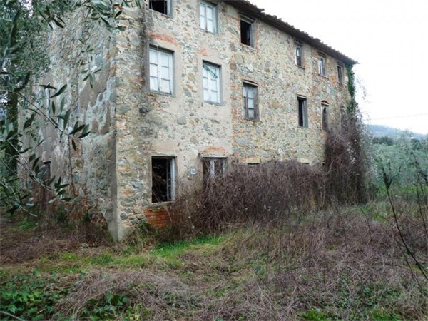 casa indipendente in vendita a Capannori in zona Segromigno in Monte