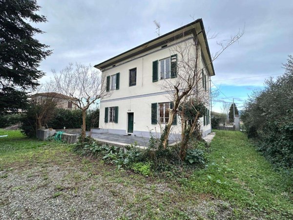 casa indipendente in vendita a Capannori in zona Santa Margherita