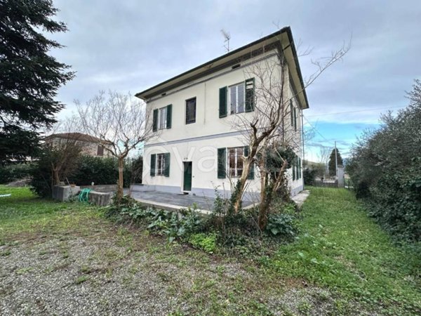 casa indipendente in vendita a Capannori in zona Santa Margherita