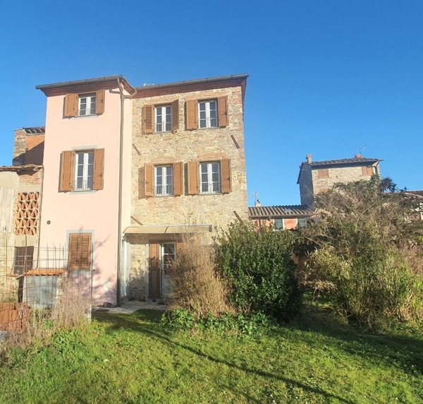 casa indipendente in vendita a Capannori