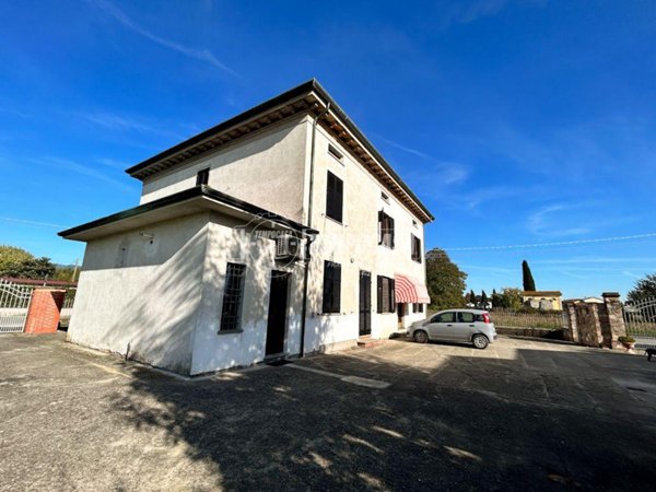 casa indipendente in vendita a Capannori