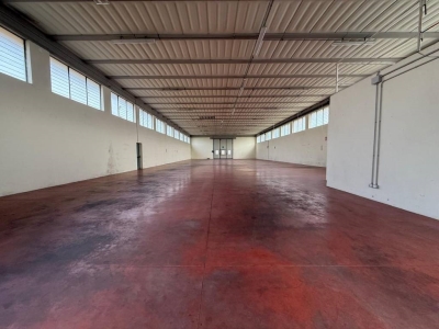 ufficio in vendita a Capannori in zona Marlia