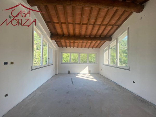 casa semindipendente in vendita a Capannori in zona Vorno
