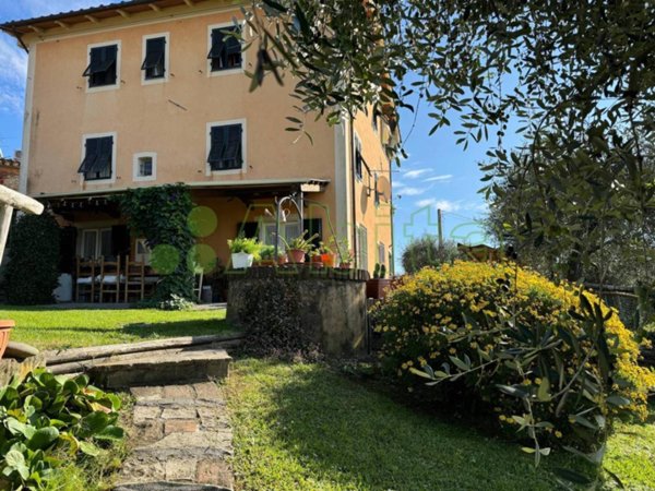 casa indipendente in vendita a Capannori