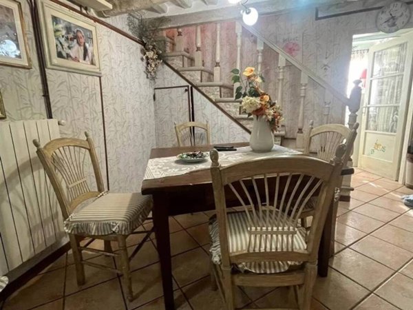 casa indipendente in vendita a Capannori in zona Castelvecchio di Compito