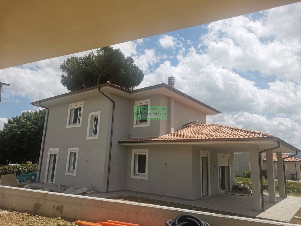 casa indipendente in vendita a Capannori in zona Lunata