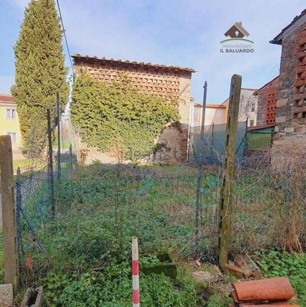 casa indipendente in vendita a Capannori in zona Carraia