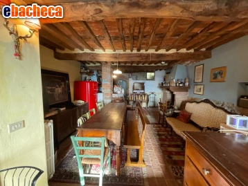 casa indipendente in vendita a Capannori in zona Castelvecchio di Compito