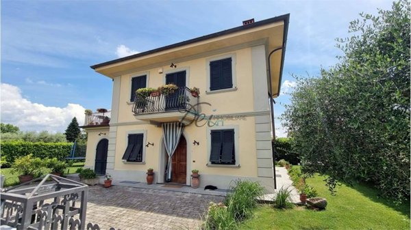 casa indipendente in vendita a Capannori in zona Lunata