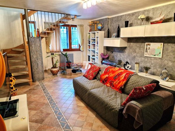 casa indipendente in vendita a Capannori
