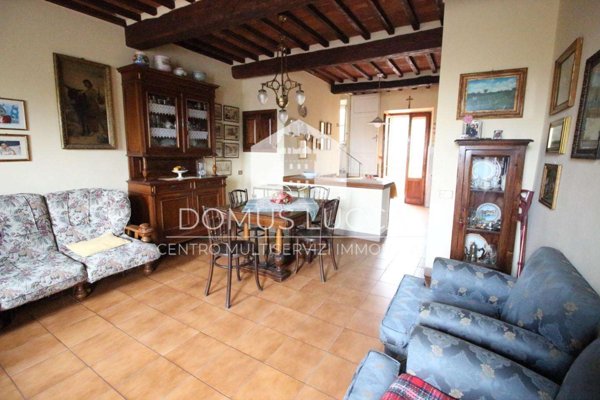 intera palazzina in vendita a Capannori in zona Vorno
