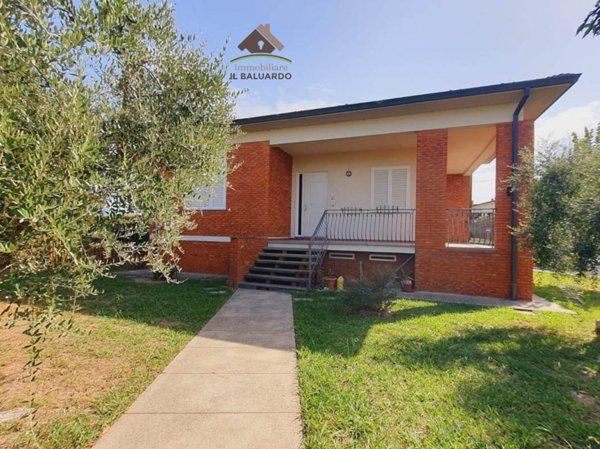 casa indipendente in vendita a Capannori