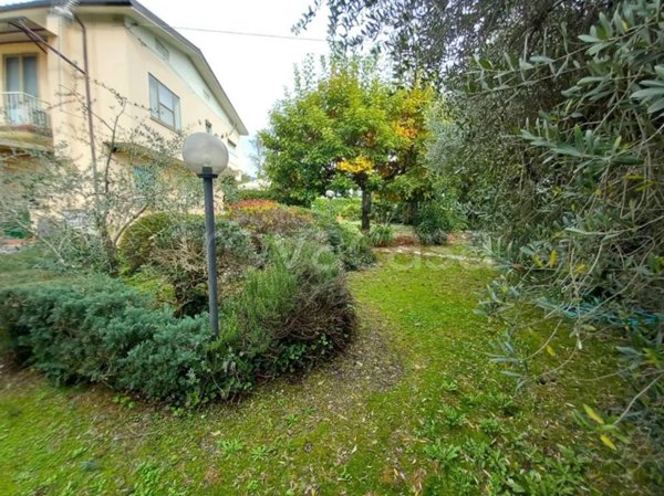 casa indipendente in vendita a Capannori in zona Lammari