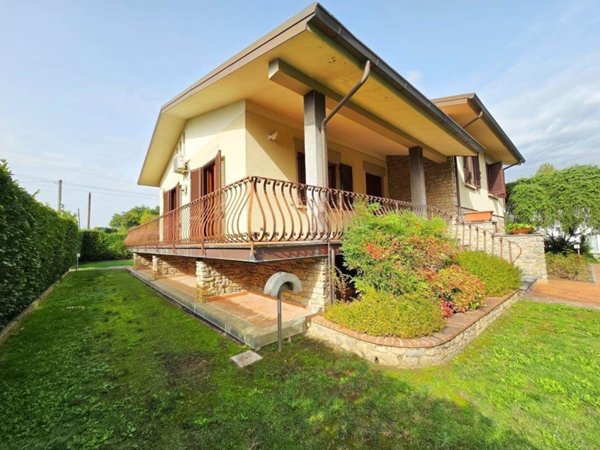 casa indipendente in vendita a Capannori