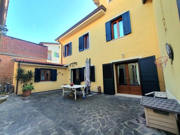 casa indipendente in vendita a Capannori in zona Segromigno in Monte