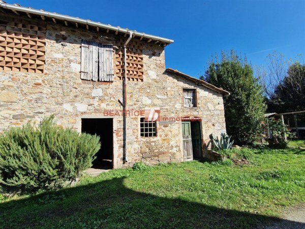 casa indipendente in vendita a Capannori in zona Guamo