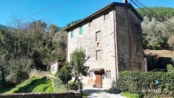 casa indipendente in vendita a Capannori in zona Vorno