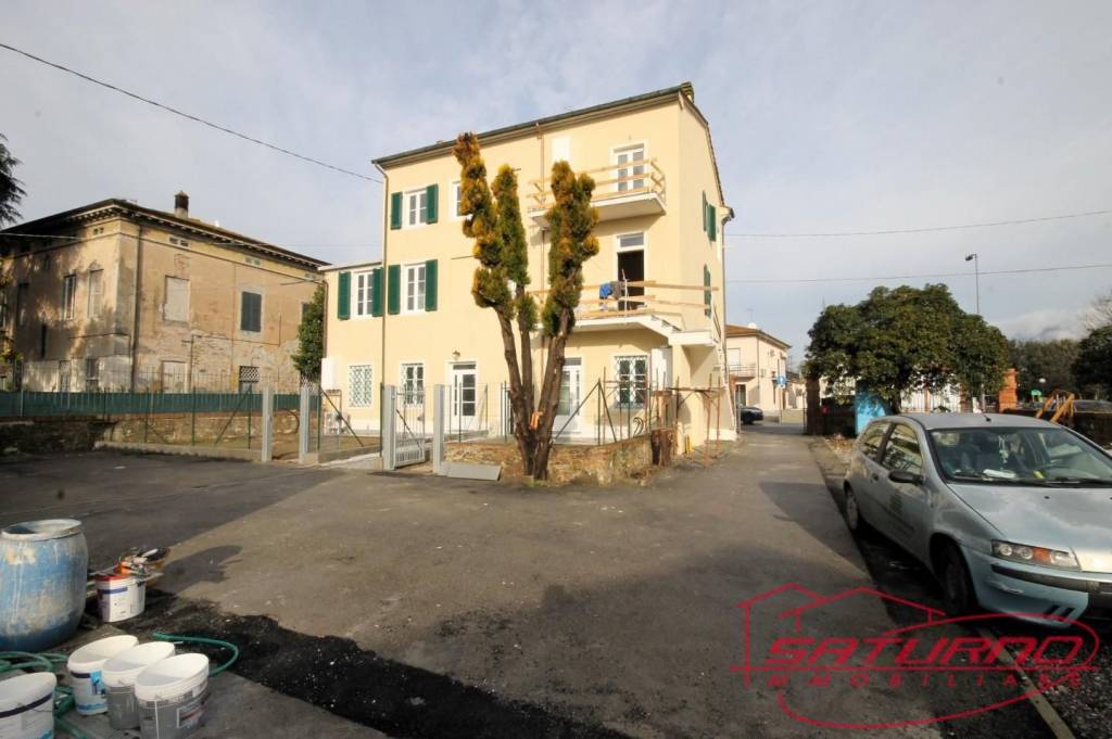appartamento in vendita a Capannori in zona Lunata