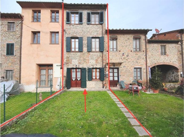 casa indipendente in vendita a Capannori in zona Borgonuovo