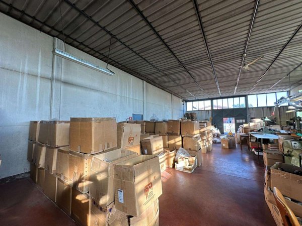 ufficio in vendita a Capannori in zona Marlia