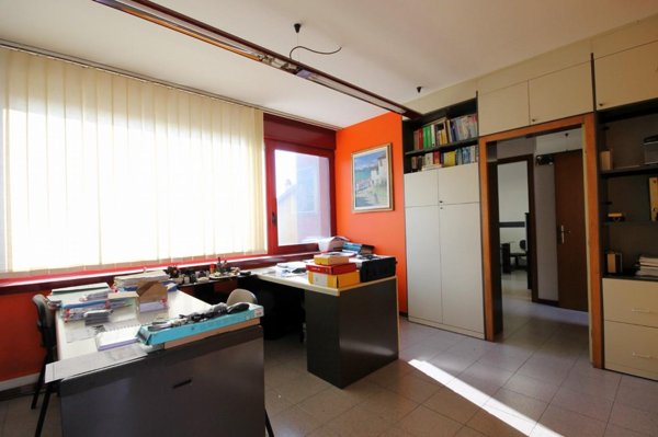 ufficio in vendita a Capannori in zona Marlia