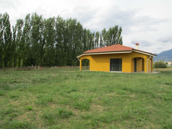 casa indipendente in vendita a Capannori in zona Lunata