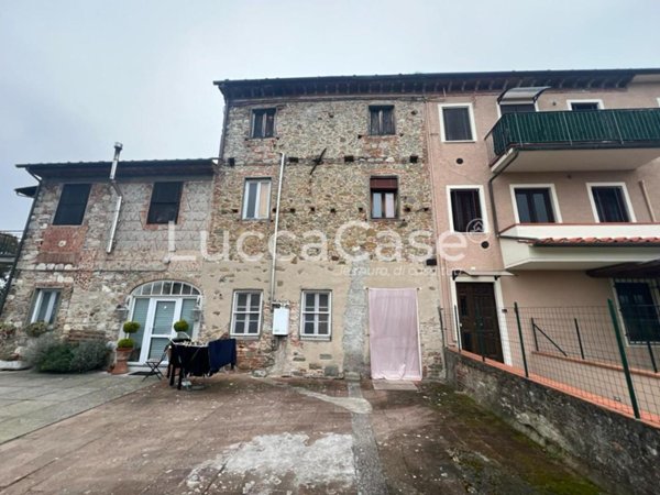 casa indipendente in vendita a Capannori in zona Lammari