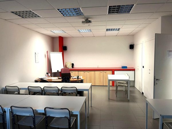 ufficio in vendita a Capannori in zona Lammari