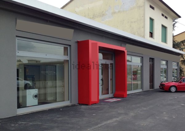 locale di sgombero in vendita a Capannori