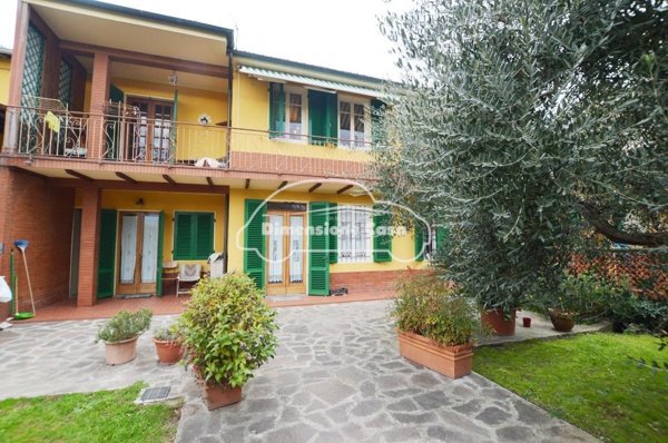 casa indipendente in vendita a Capannori