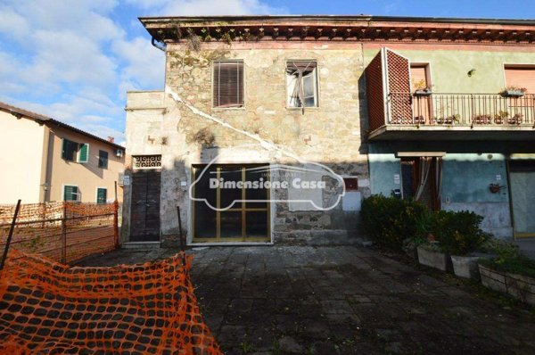 intera palazzina in vendita a Capannori