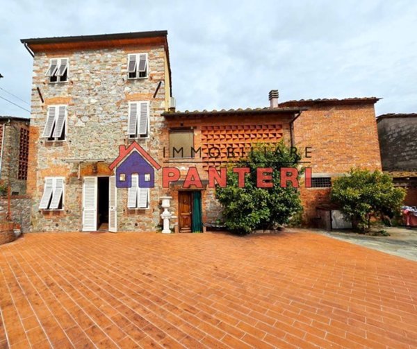 casa indipendente in vendita a Capannori in zona Lammari