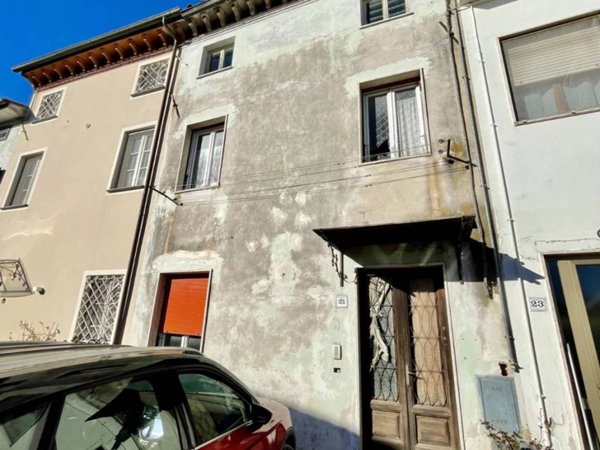 casa indipendente in vendita a Capannori in zona Lunata