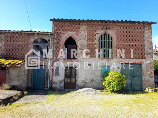 intera palazzina in vendita a Capannori