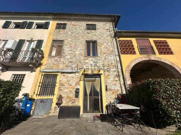casa indipendente in vendita a Capannori