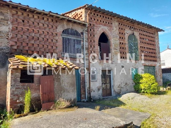 casa indipendente in vendita a Capannori in zona Santa Margherita