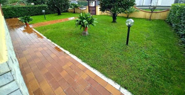 casa indipendente in vendita a Capannori in zona Lammari