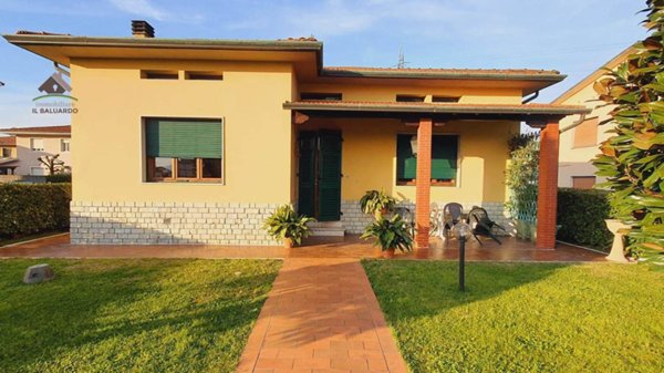 casa indipendente in vendita a Capannori in zona Lammari