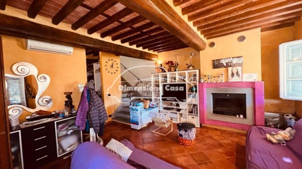 casa indipendente in vendita a Capannori in zona Marlia