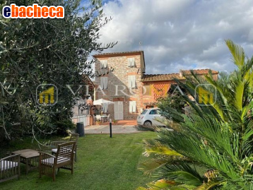 mansarda in vendita a Capannori in zona Lammari